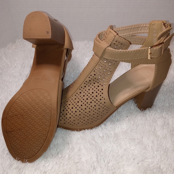 Top Moda Tan lazer cut ankle bootie with open toe - Picture 3 of 3